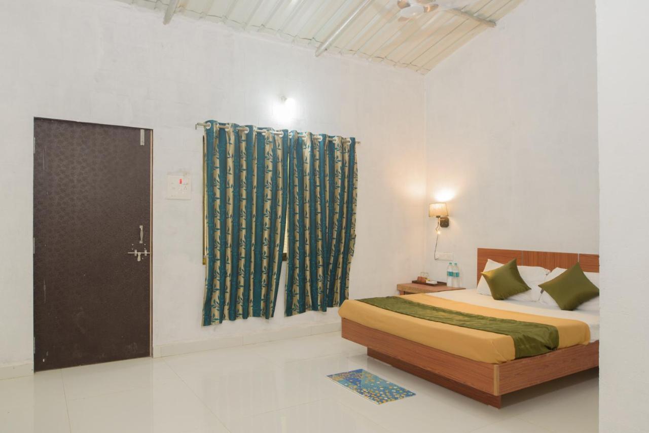 Prajakta Rest House Alibag Exterior photo