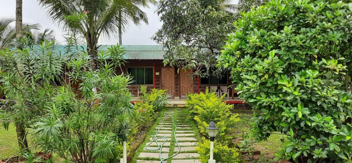 Prajakta Rest House Alibag Exterior photo